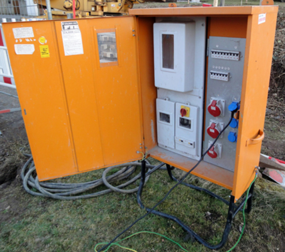 Baustromkasten bei Jura Elektro in Petersbuch