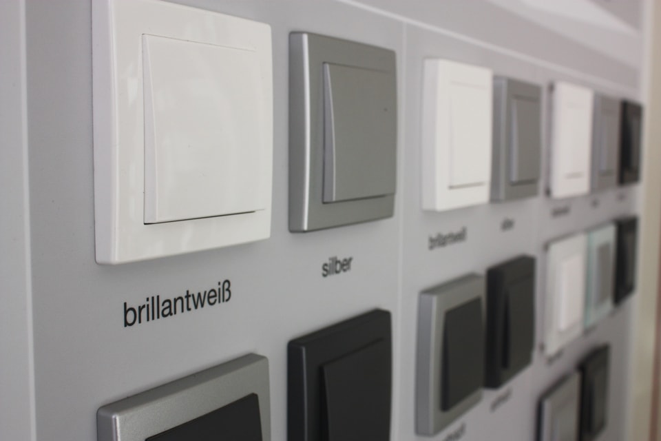 Schalterserie2 bei Jura Elektro in Petersbuch